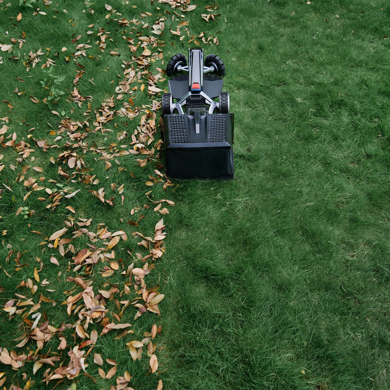EcoFlow BLADE Robotic Lawn Mower - Image 5